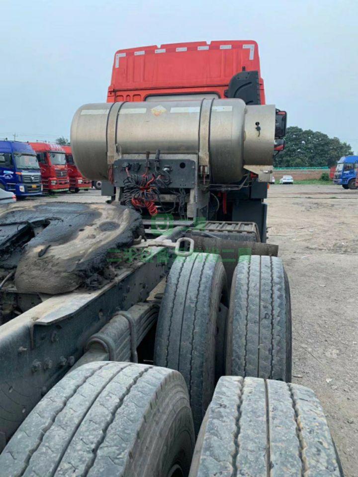 出售兩年八個月國五雙驅悍威336雙驅天然氣牽引車，精品車況無磕無碰