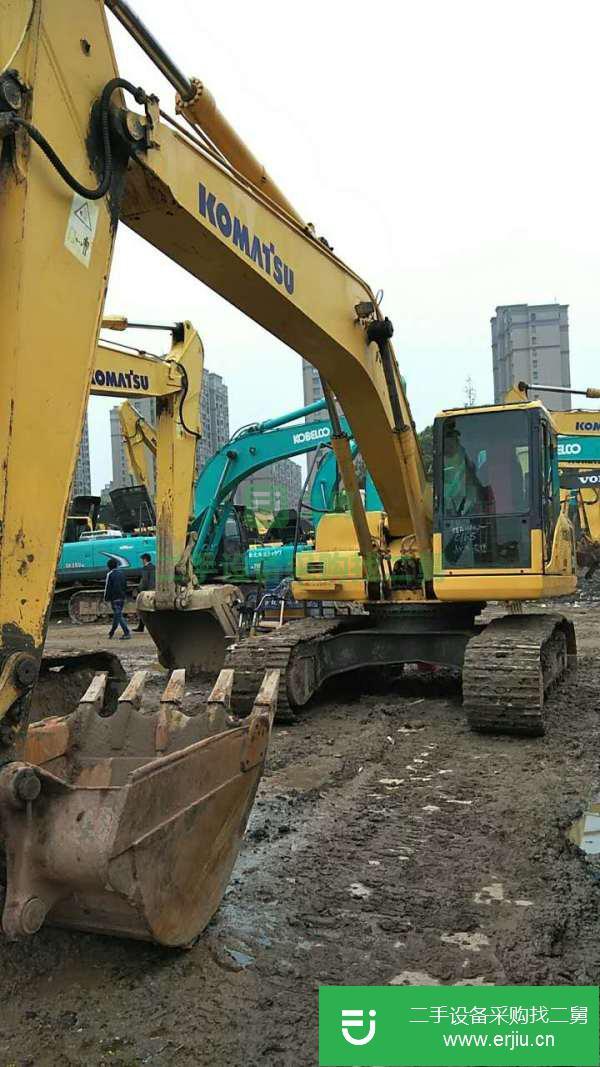 云南出售二手小松200-7挖掘機(jī)