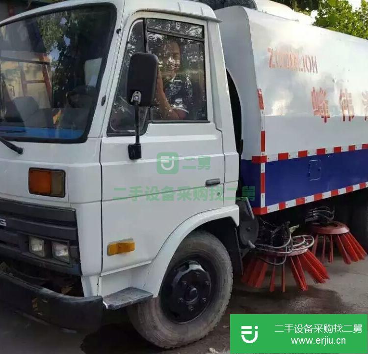 山東出售二手大型掃路車