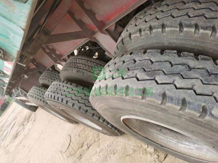河北急售1年左右 13米60標箱側翻掛車