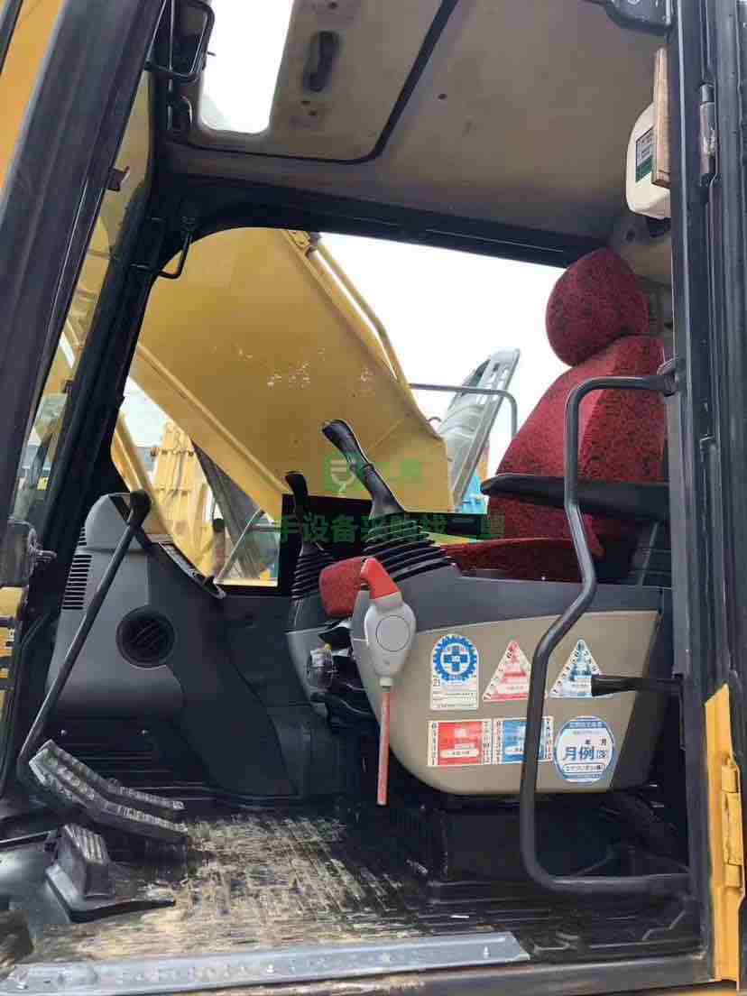 上海出售原裝精品小松200/8N1挖掘機(jī)