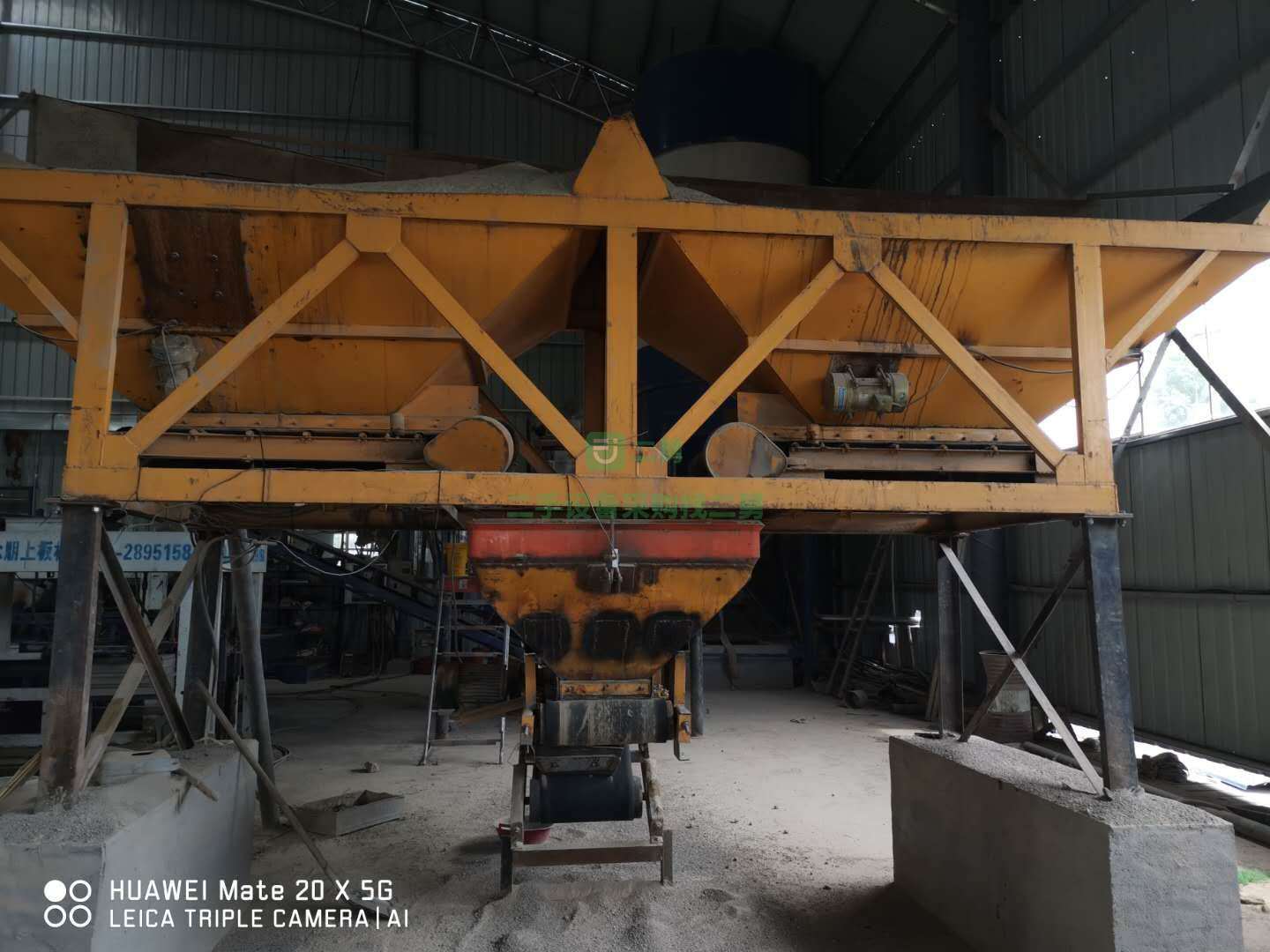 山東出售念鵬全自動(dòng)六型制磚機(jī)一整套