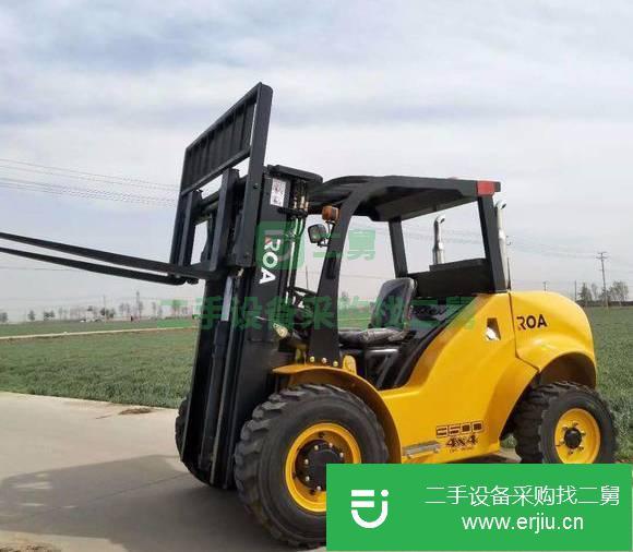 廣東出售二手四驅(qū)叉車(chē)