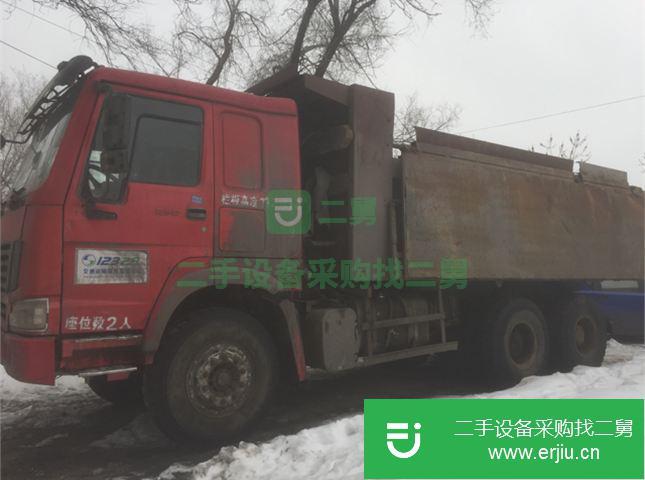 新疆出售二手中國重汽豪沃牽引車