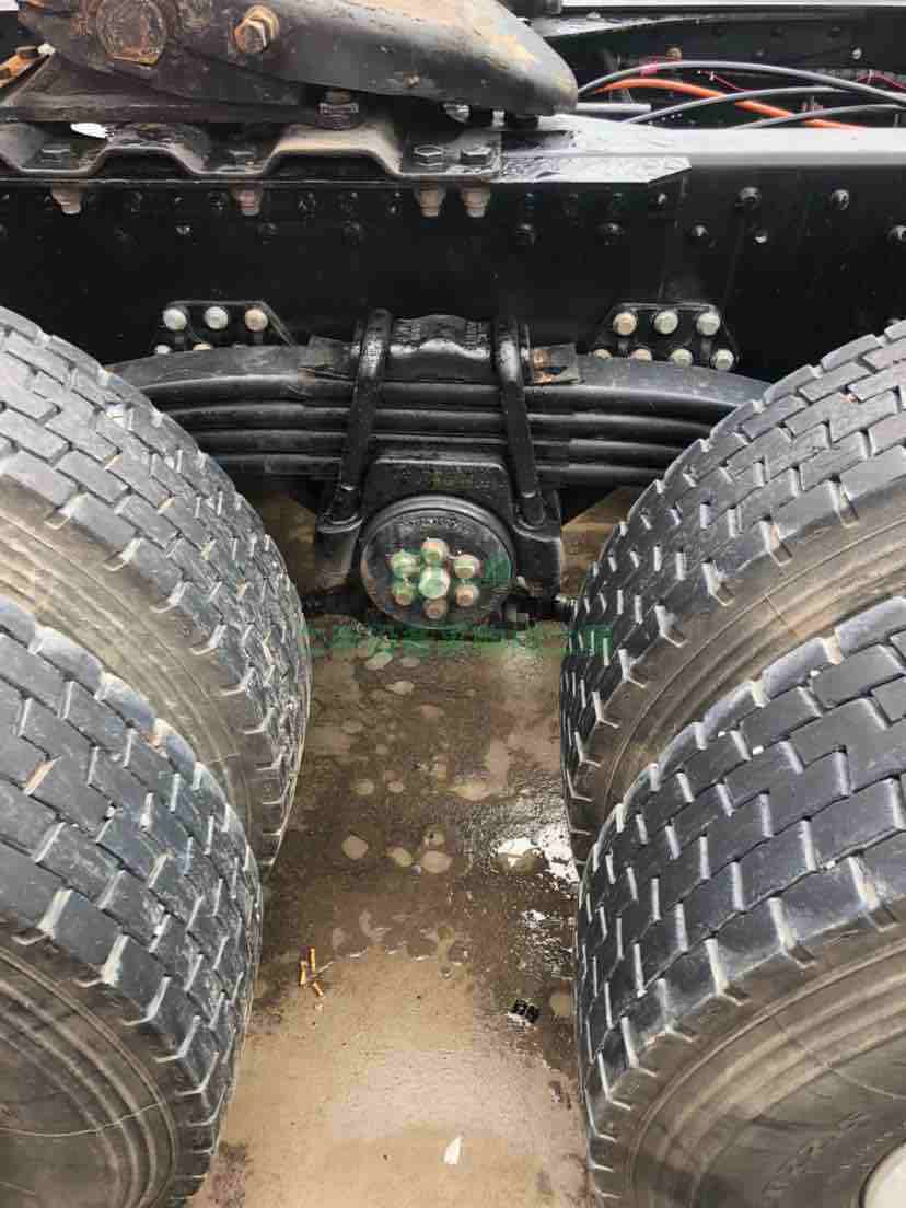 山東出售德龍X3000牽引車，500馬力國五雙驅(qū)輕體