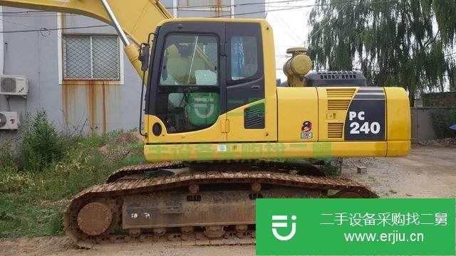 遼寧出售二手小松220挖掘機
