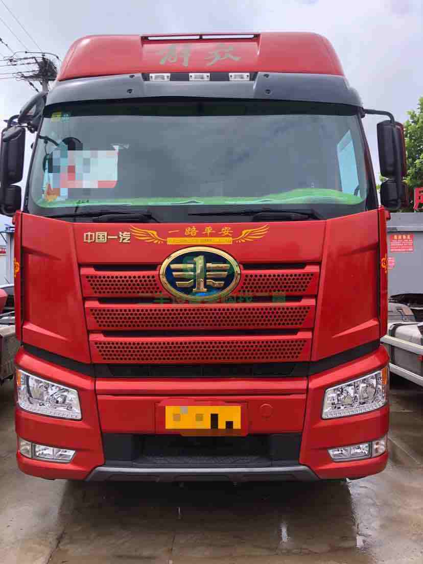 山東出售19年的解放J6P牽引車，550馬力 國五排放