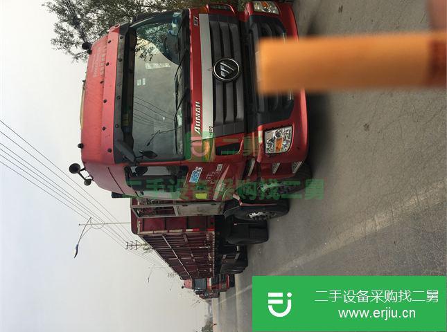 河南出售二手福田歐曼LNG，380馬力牽引車