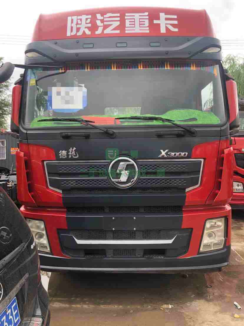 山東出售德龍X3000牽引車，500馬力國五雙驅(qū)輕體