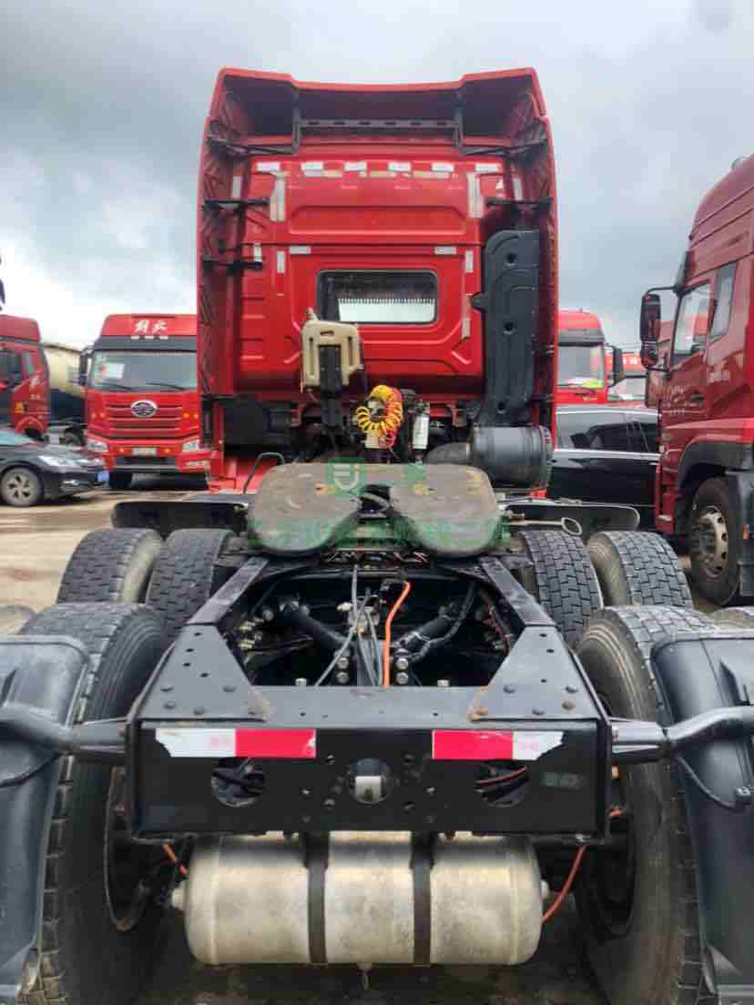 山東出售德龍X3000牽引車，500馬力國五雙驅(qū)輕體