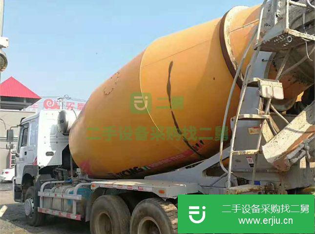 山東出售二手中國重汽12方混凝土攪拌車