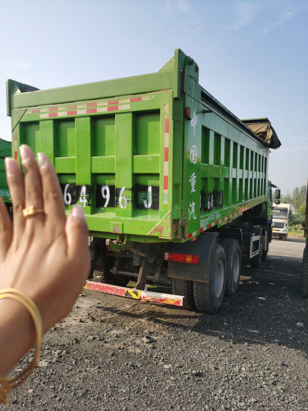 河北出售19年豪沃自卸車，8.2米貨箱，國五排放