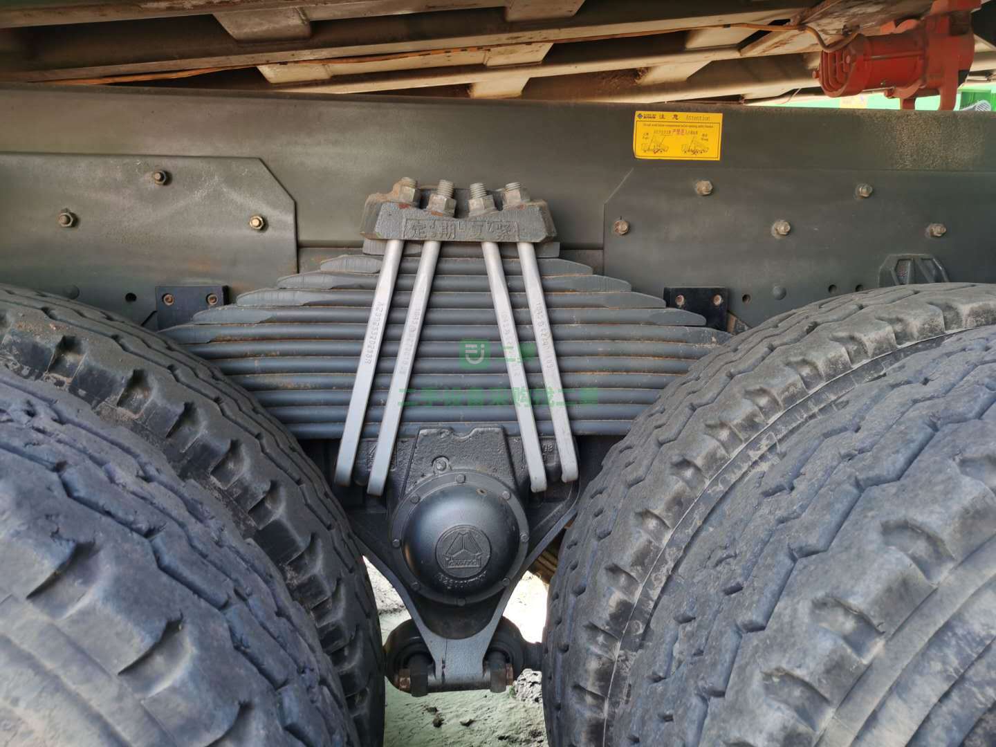 河北出售19年豪沃自卸車，8.2米貨箱，國五排放