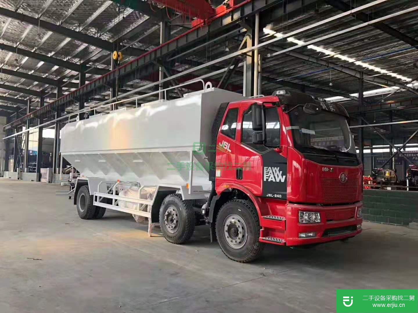 湖北出售二手散裝飼料運(yùn)輸車