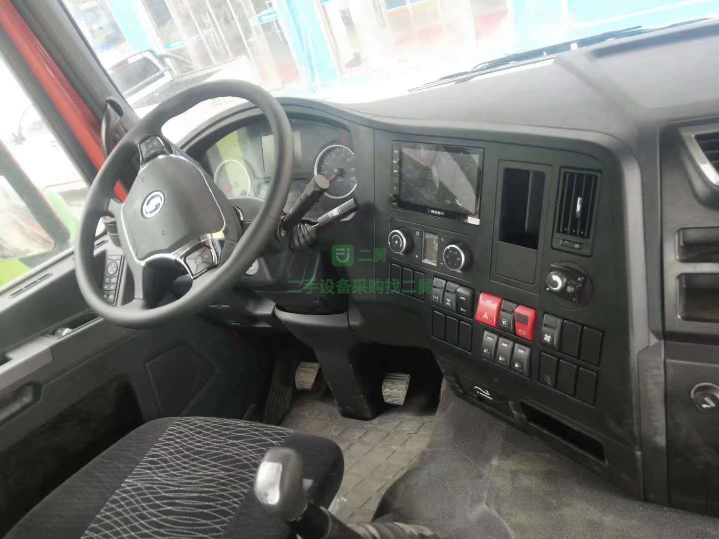山東出售一臺(tái)德龍X3000牽引車，550馬力復(fù)合板，帶導(dǎo)流罩