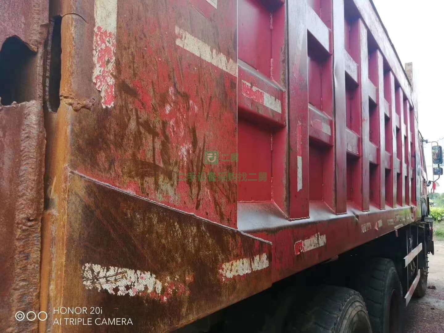 山西急售14-18年豪沃336-375馬力5.6米-5.8米大箱自卸車