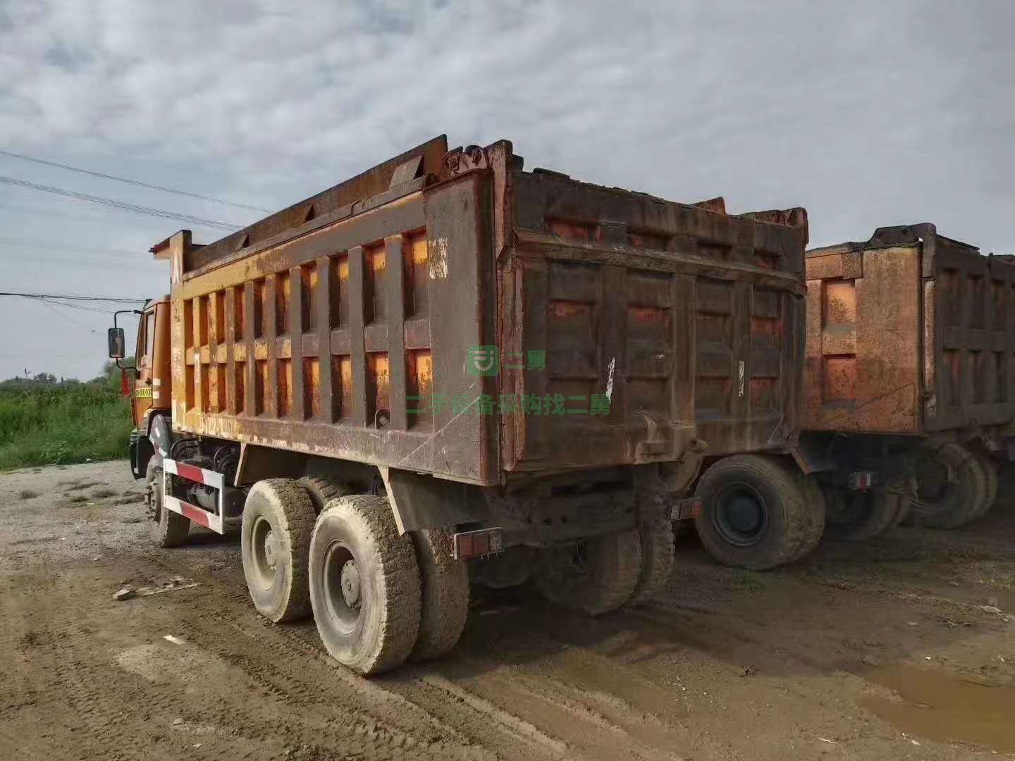 山西出售16年北奔340馬力5.6米大箱自卸車