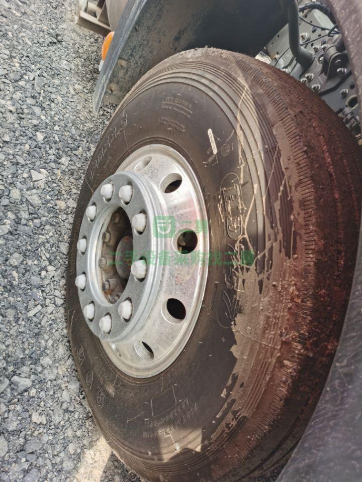 山東出售庫存新車豪沃LNG燃氣車430馬力牽引車