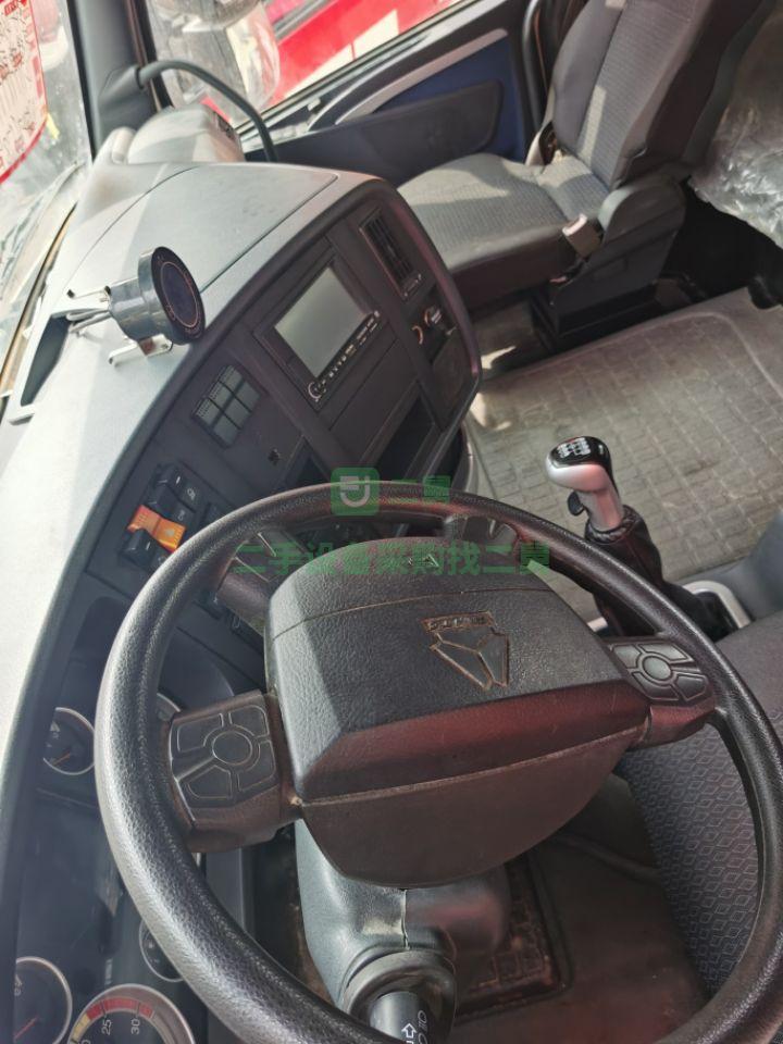 山東出售庫存新車豪沃LNG燃氣車430馬力牽引車