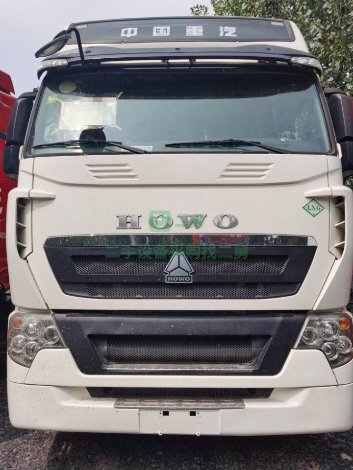 山東出售庫存新車豪沃LNG燃氣車430馬力牽引車