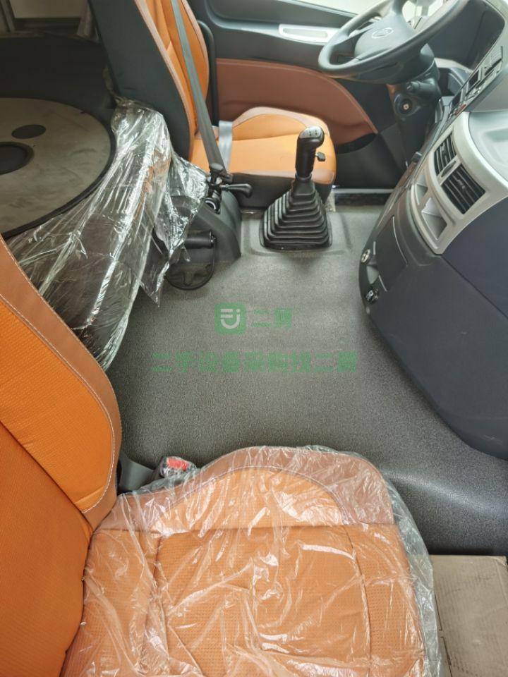 山東出售國六歐曼GTL LNG燃氣車430馬力牽引車