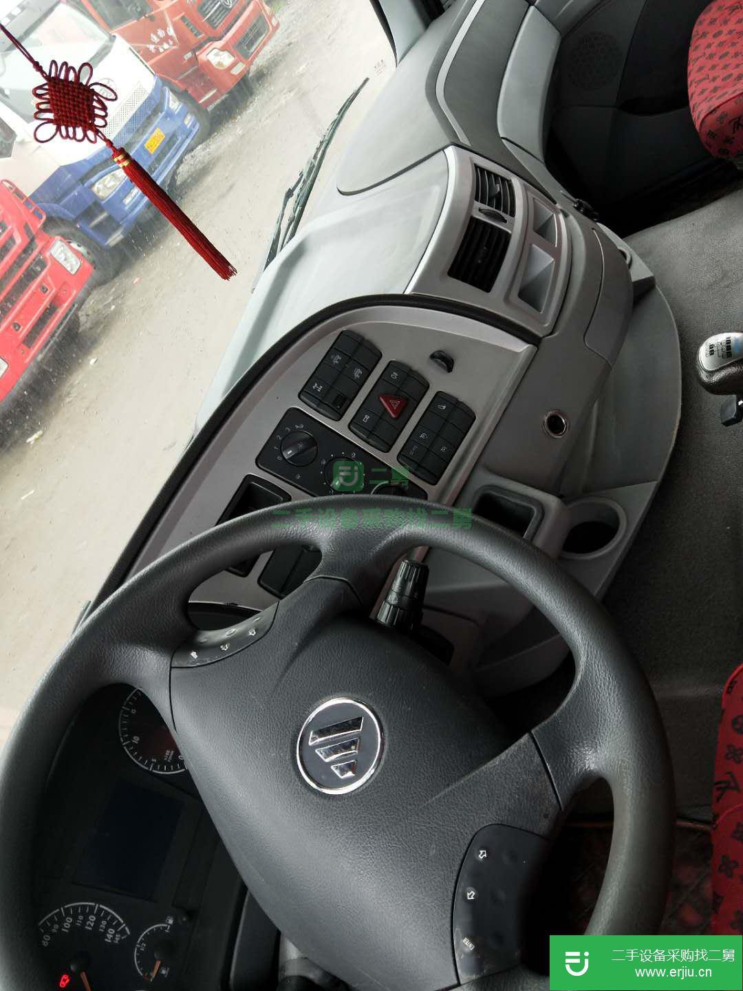 江蘇出售二手歐曼半掛牽引車