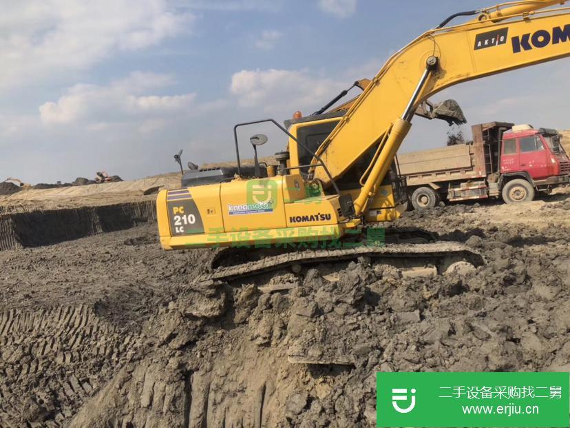 上海市出售二手小松PC210LC-8M0挖掘機