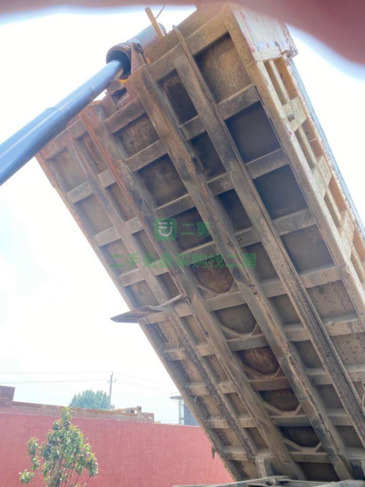 13年底重汽豪運自卸車336馬力奔馳橋12速