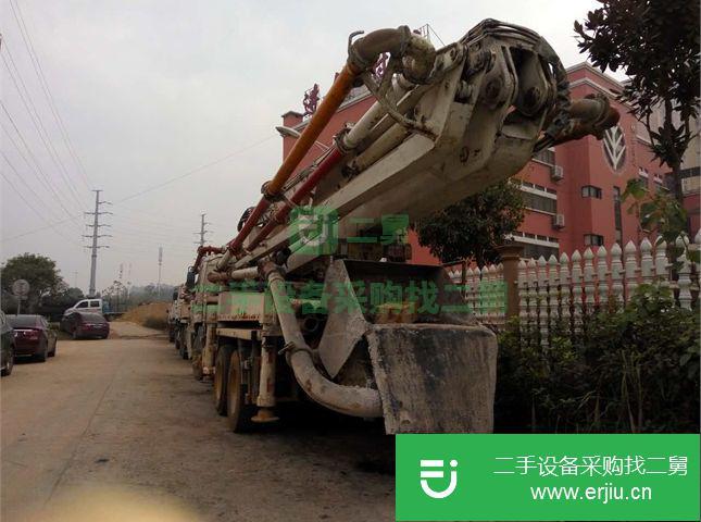 湖南出售二手中聯混凝土車載泵車