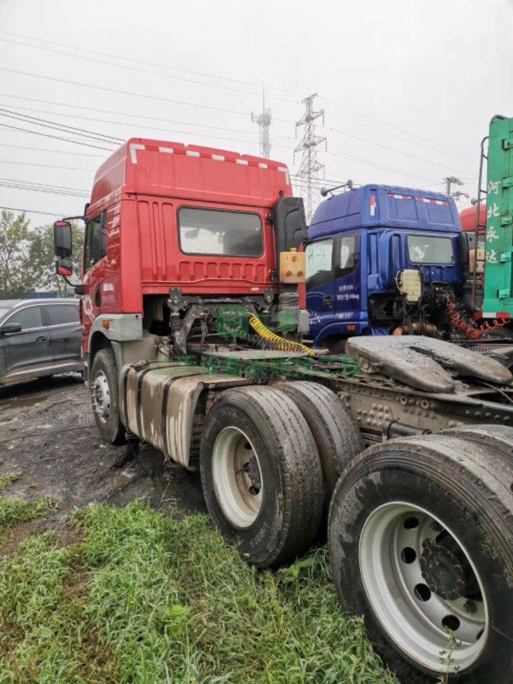 河北急售11個月悍V400國五雙驅，車況精品，輪胎八成新的牽引車