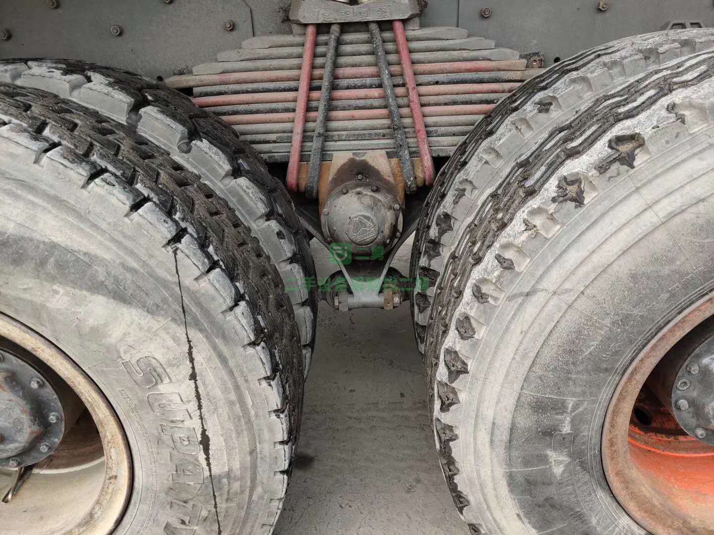 豪沃后八輪自卸車出售，大箱底18邊16，宏昌天馬上裝