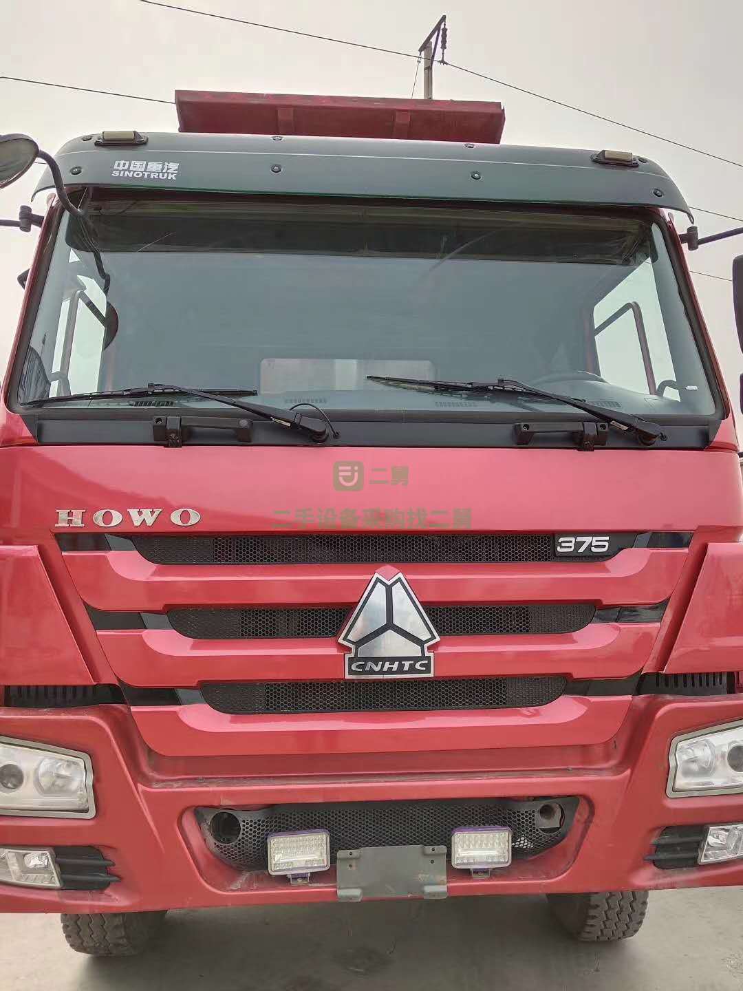 豪沃后八輪自卸車出售，大箱底18邊16，宏昌天馬上裝