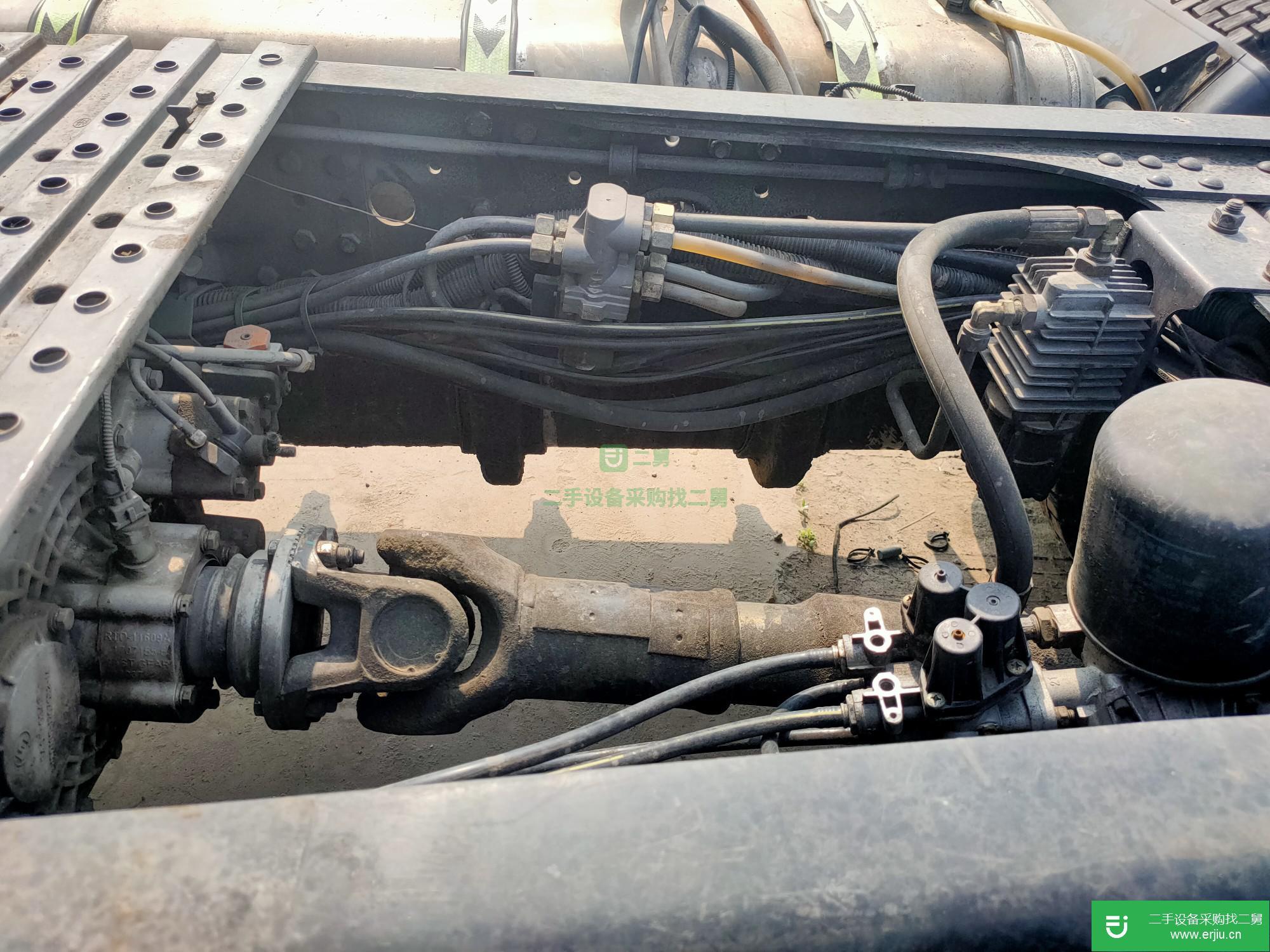 山東出售二手青島解放雙驅(qū)輕體牽引車