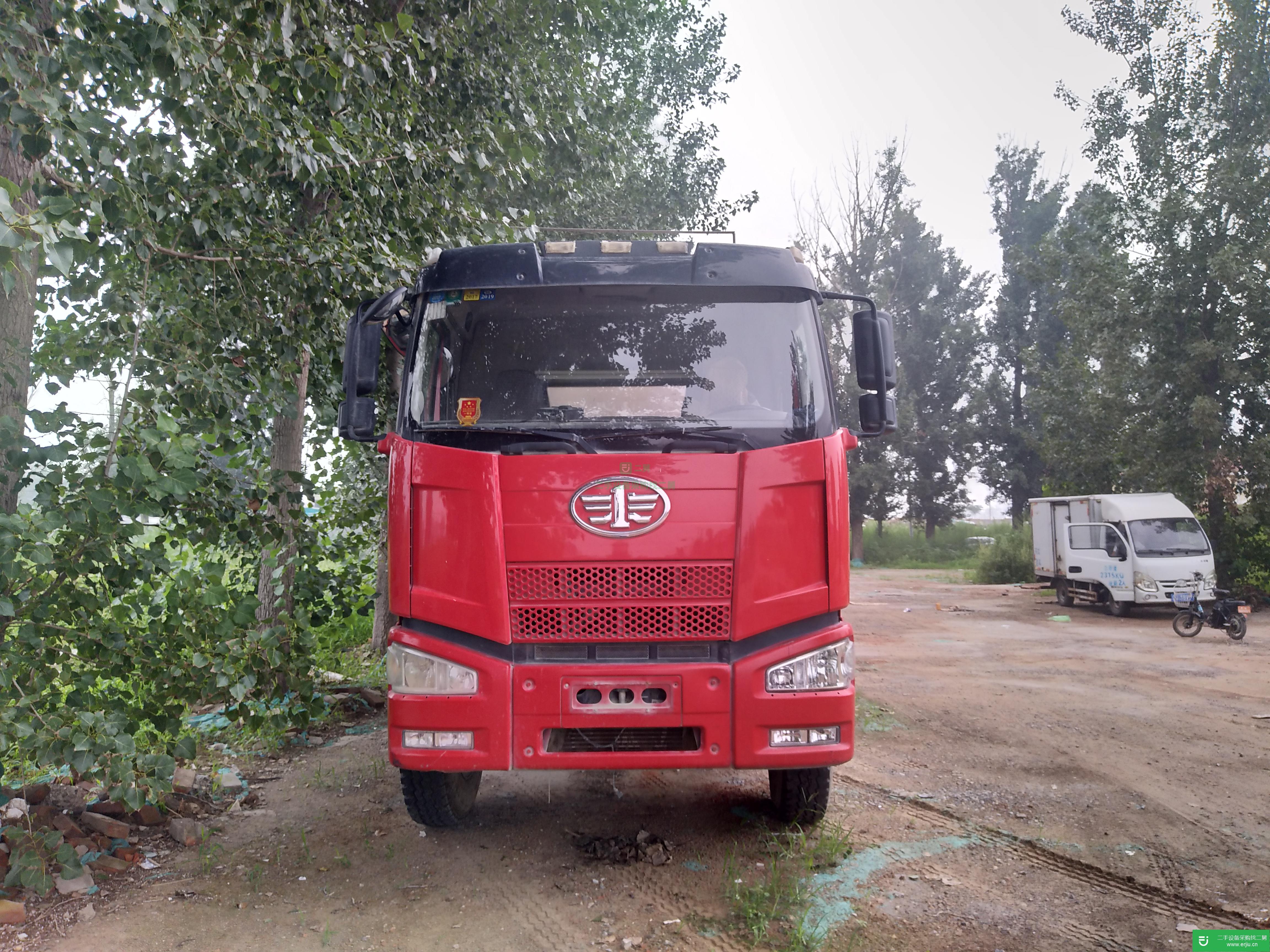 北京出售二手一汽解放粉粒物料運輸車320馬力