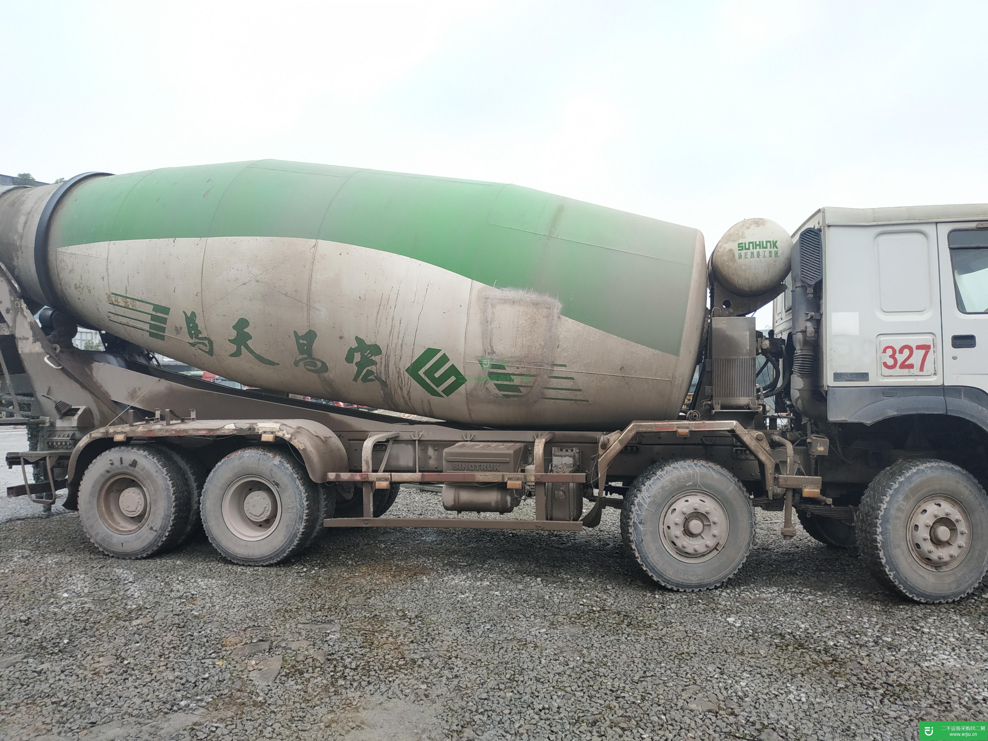 重慶出售二手重汽豪沃攪拌車380馬力