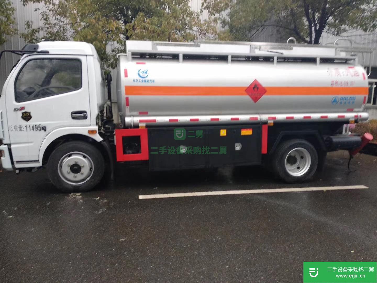 湖北出售二手東風(fēng)多利卡156馬力油罐車