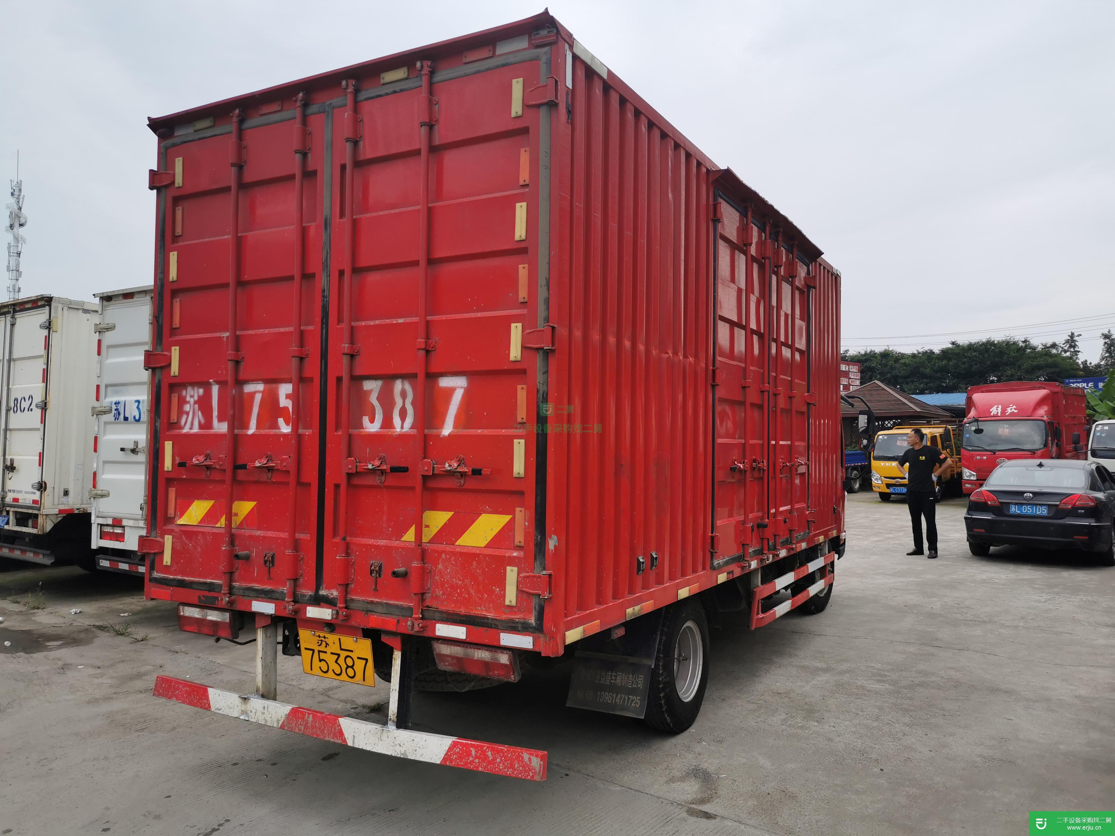 江蘇出售二手青島解放130馬力貨車