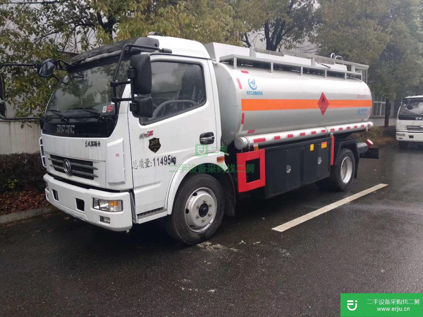 湖北出售二手東風(fēng)多利卡156馬力油罐車