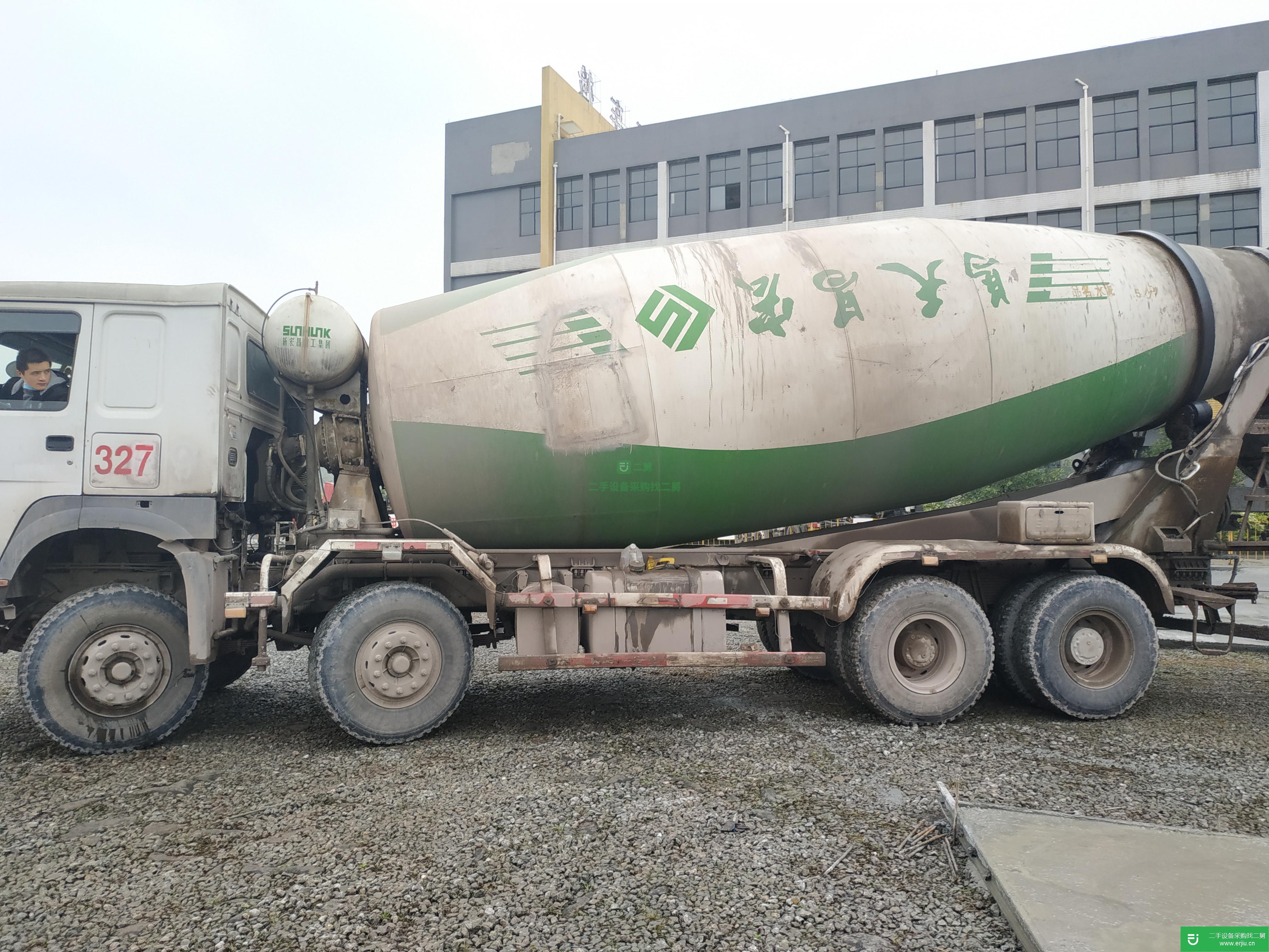 重慶出售二手重汽豪沃攪拌車380馬力