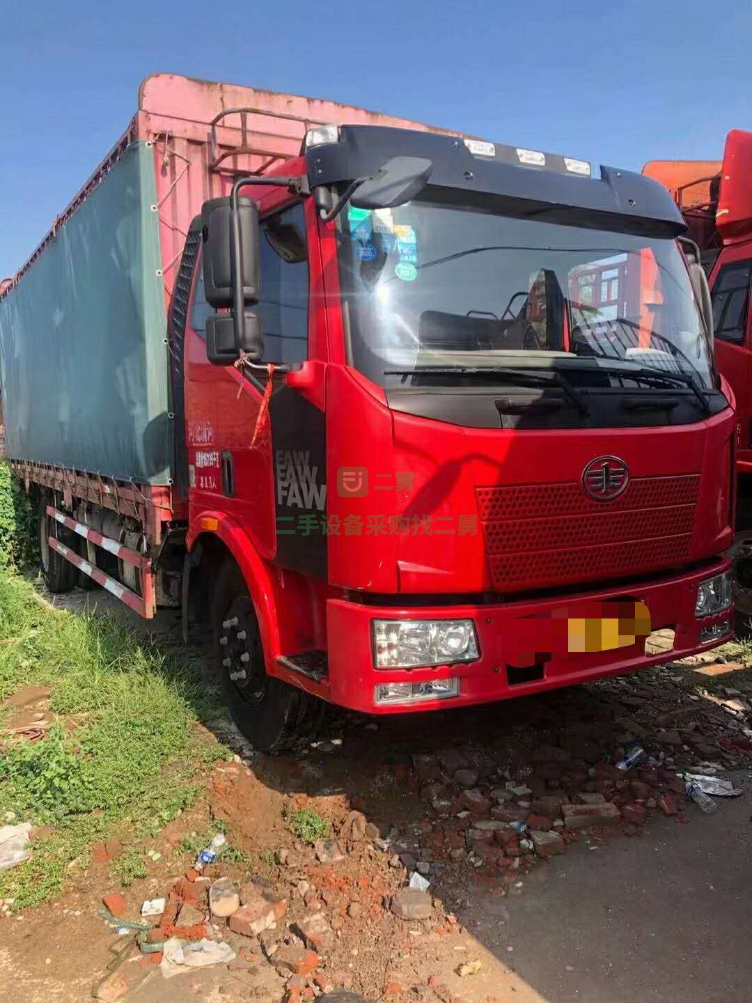 河北出售15年的6.8米解放高欄車(chē)牽引車(chē)