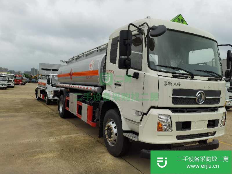 湖北出售二手東風多利卡190馬力油罐車