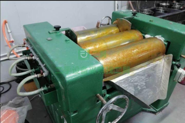 山東出售九成新的405型三滾研磨機