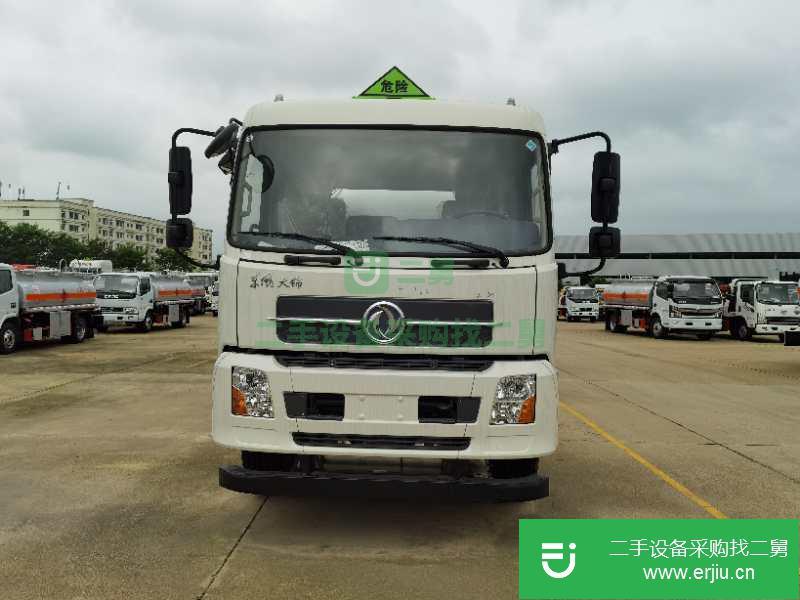 湖北出售二手東風多利卡190馬力油罐車