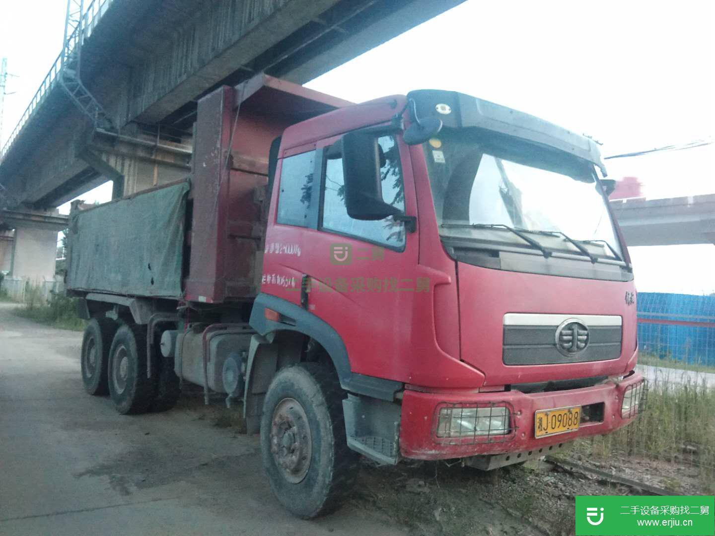 湖南出售二手青島解放300馬力自卸車