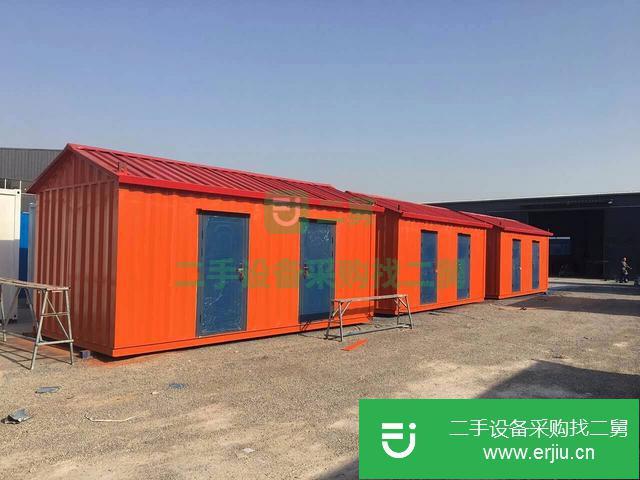 山東低價出售一臺住人板房移動集裝箱房