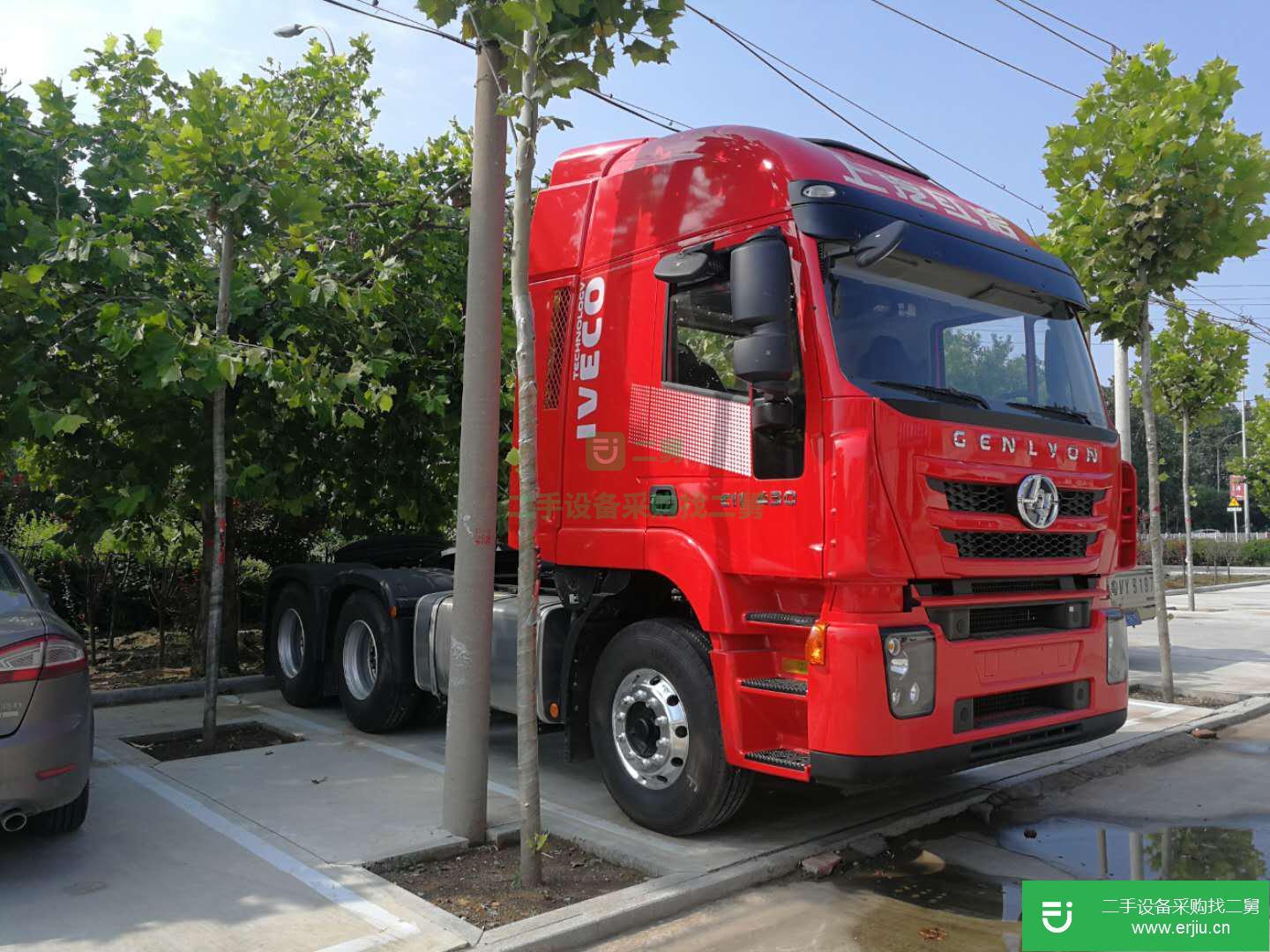 山東出售二手上汽紅巖560馬力牽引車