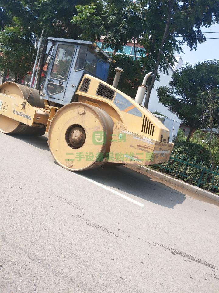柳工627壓路機，27噸
