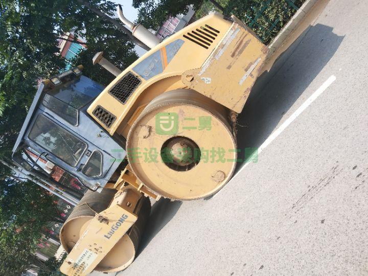 柳工627壓路機，27噸