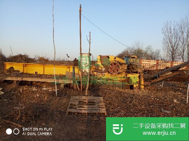 河北低價(jià)出售一臺(tái)魯鋼1米進(jìn)料口削片機(jī)