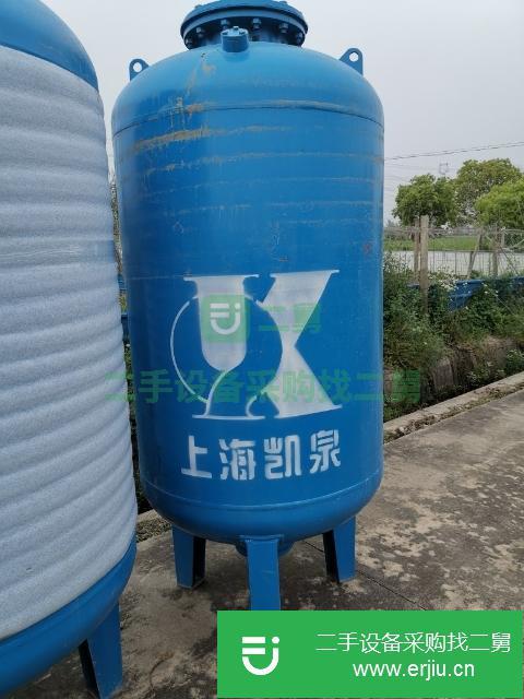 上海出售99新隔膜氣壓儲罐，四只低價轉讓